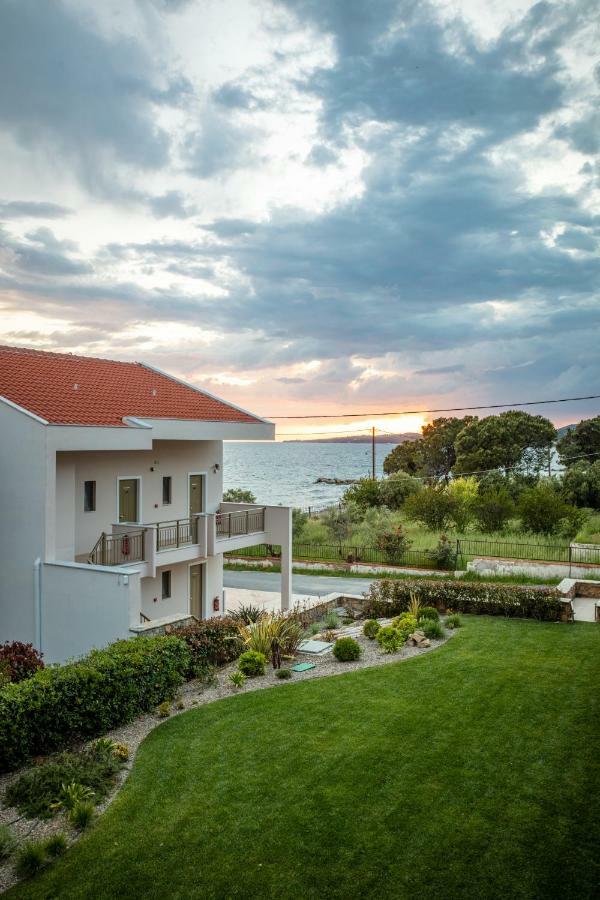 Royalty Seaside Hotel